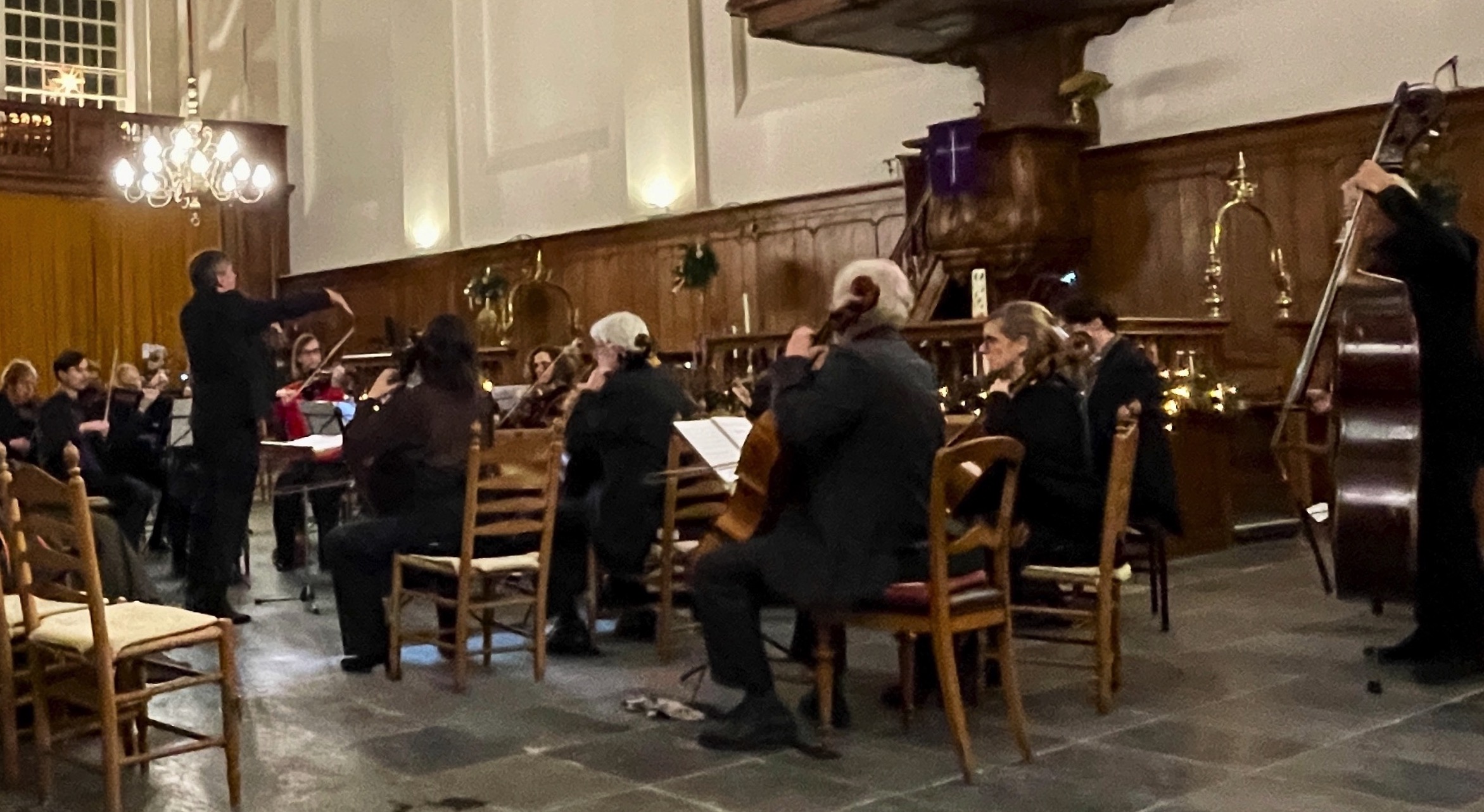 Orkest tijdens concert op 2 december 2023